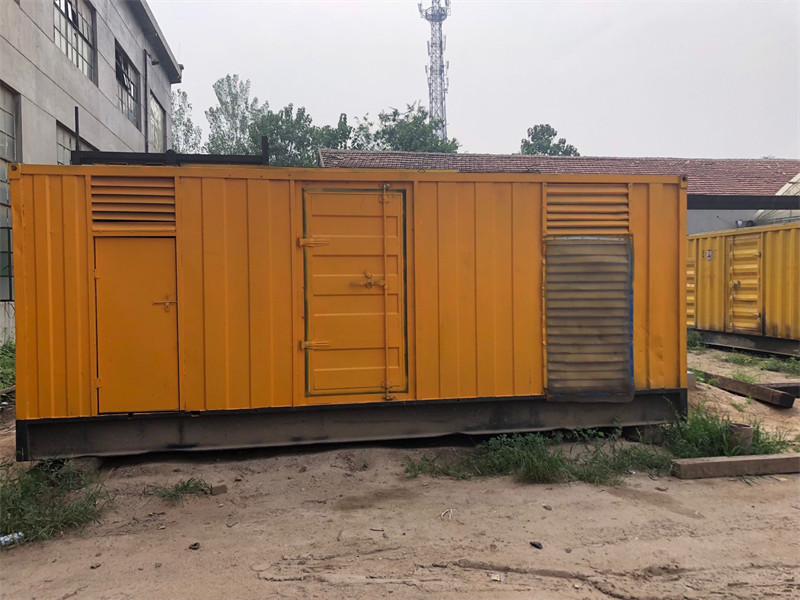 泰州柴油发电机如何判断新机油是否已经完全充满机油滤清器？