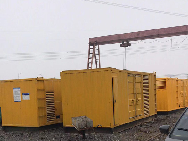 泰州100kw柴油发电机组每小时油耗？