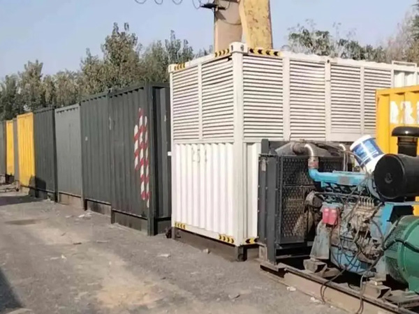 泰州200KW柴油发电机机组每小时油耗是多少？